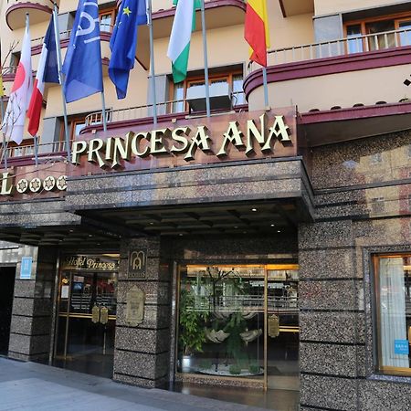 Princesa Ana Granada Bagian luar foto