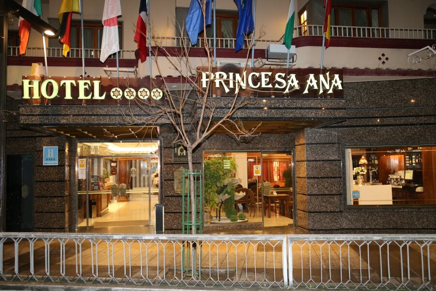 Princesa Ana Granada Bagian luar foto